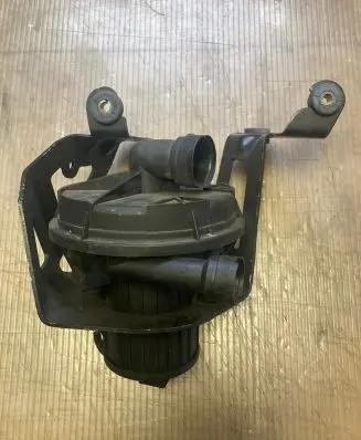 Volkswagen Touareg I Secondary air pump 1J0973852