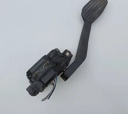 Volvo S60 Accelerator throttle pedal 6PV00853703 30636006