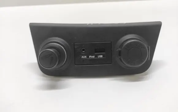 Hyundai i30 USB socket connector 961202R000 1103290405