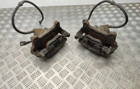 Volkswagen Tiguan Front brake caliper