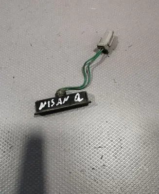 Nissan Qashqai Tailgate opening switch 
