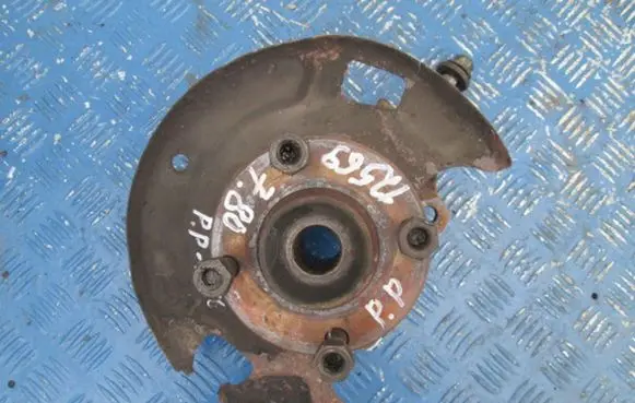 Nissan Primera Front wheel hub spindle knuckle