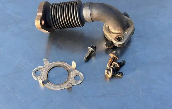 Mercedes-Benz Sprinter W906 EGR valve line/pipe/hose A6511411004