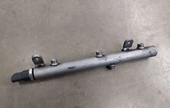 Mercedes-Benz E W211 Fuel main line pipe A6420702595 A0041536728 0281002504