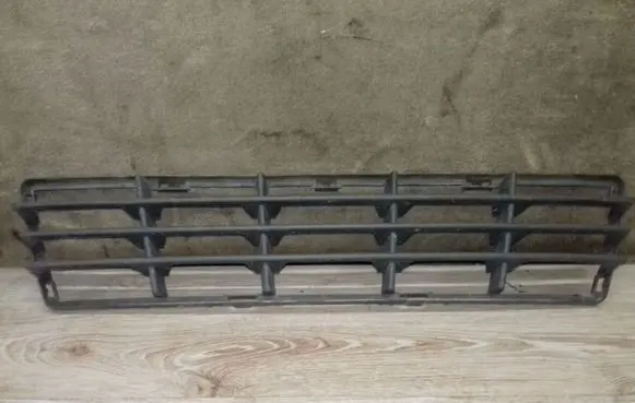 Volvo V50 Front bumper lower grill