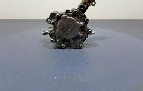 Audi A4 S4 B6 8E 8H Vacuum pump 038145209C