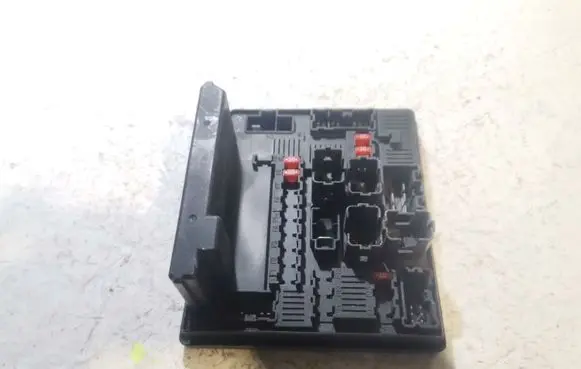 Nissan Qashqai+2 Fuse module 518975032 6668764635