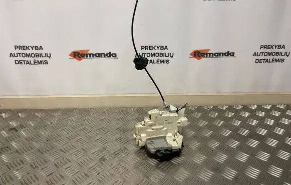 Audi A4 S4 B7 8E 8H Front door lock JA68E1837016
