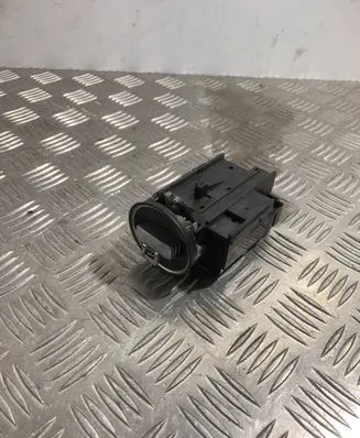 Volkswagen PASSAT B6 Ignition lock 3C0905843R
