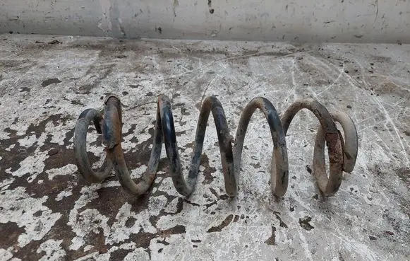 Audi A6 S6 C5 4B Front coil spring 