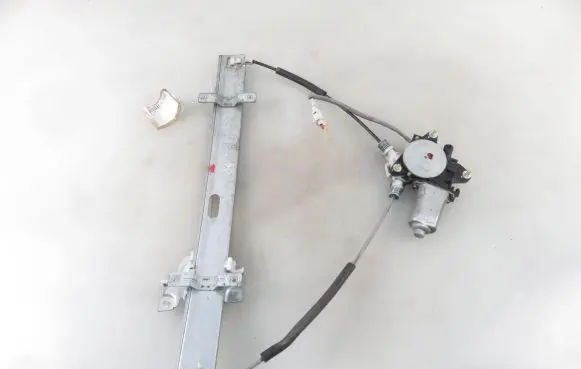 Suzuki Grand Vitara I Front door window regulator with motor