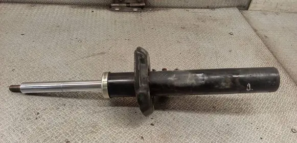 Volkswagen PASSAT B6 Front shock absorber/damper 