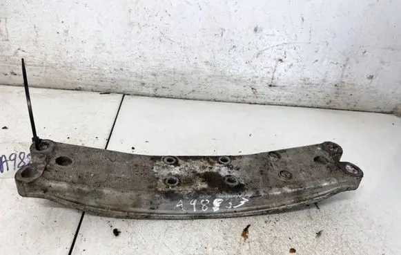 Lexus IS 220D-250-350 Engine mounting bracket 284wv8