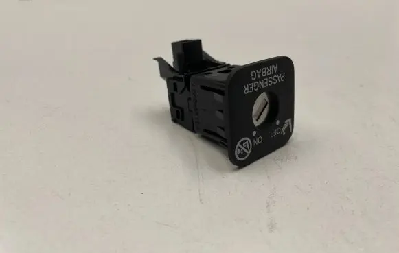 Lexus RX 450H Passenger airbag on/off switch 