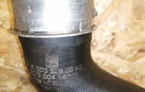 Mercedes-Benz C W203 Intercooler hose/pipe A2035282882