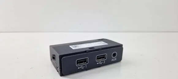Audi A4 S4 B9 USB socket connector 8W0035736 00726003018
