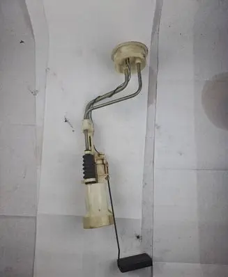 Volkswagen PASSAT B3 Fuel level sensor 333919051 8243120