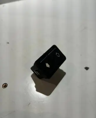 BMW 5 E39 Electric window control switch 8368974
