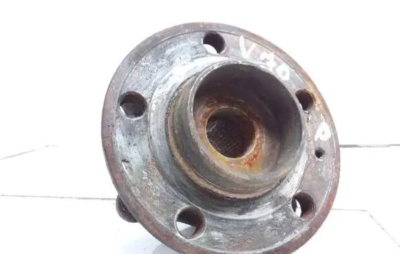 Volvo V70 Front wheel hub