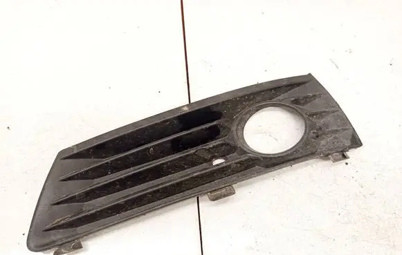 Opel Zafira B Front bumper lower grill 13124989