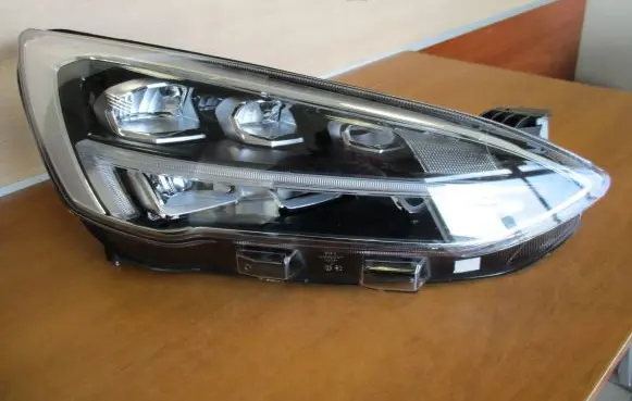 Ford Focus Headlight/headlamp JX7B-13E014-CE