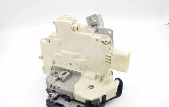 Audi Q7 4L Rear door lock 3C4839016