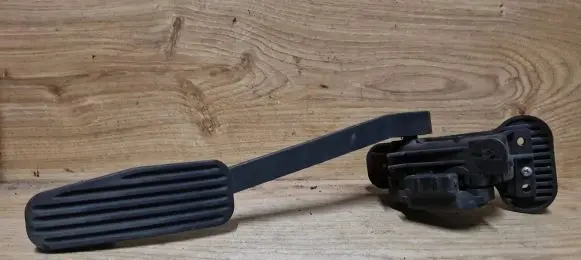 Volvo S60 Accelerator throttle pedal 30683514