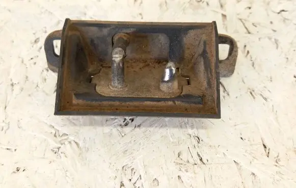 Audi A6 S6 C4 4A Loading door lock loop/hook striker 4A9827517B