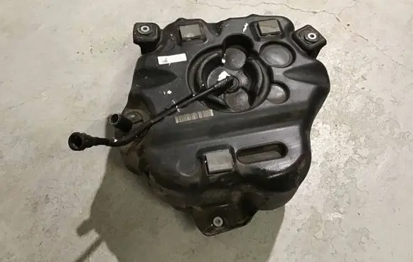 BMW 7 G11 G12 AdBlue liquid reservoir 7378033