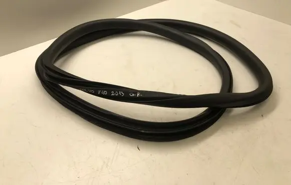 Volvo V40 Rear door rubber seal (on body) 
