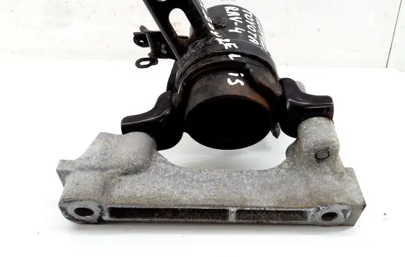 Toyota RAV 4 (XA40) Engine mount bracket