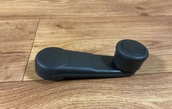 Audi A4 S4 B7 8E 8H Front door window winding handle 8Z0837581B