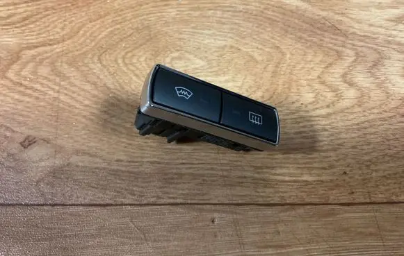 Ford Mondeo MK IV Windscreen/window heater switch BS7T18K574AA 13122012