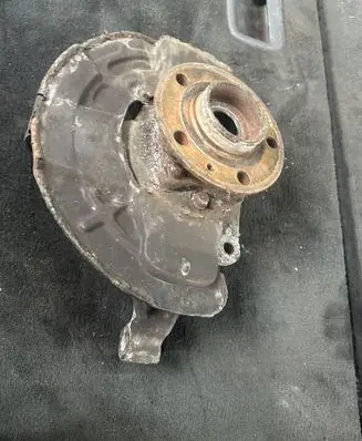 Volvo V70 Front wheel hub spindle knuckle