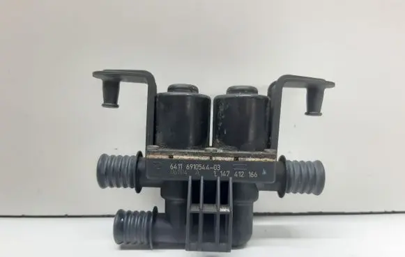 BMW X5 E70 Coolant heater control valve 6910544 64116910544