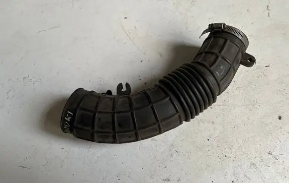 Suzuki Baleno EG Air intake hose/pipe
