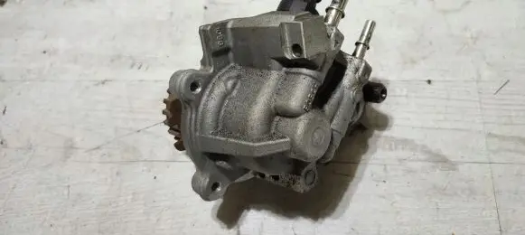 Citroen C4 Cactus Fuel injection high pressure pump 9811247380