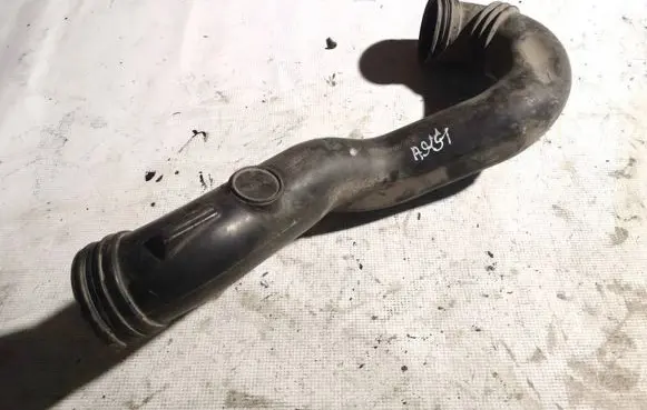 Air intake hose/pipe