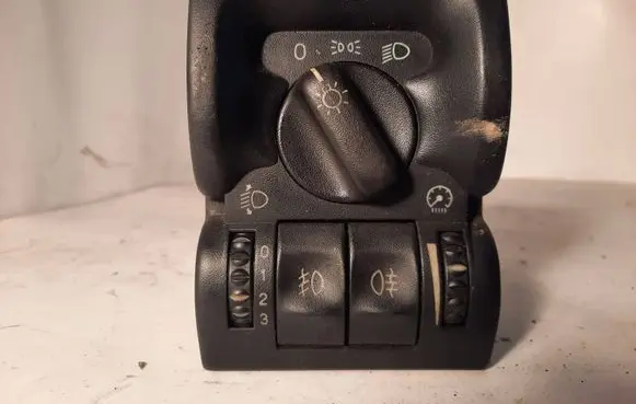 Opel Zafira A Light switch 09228133