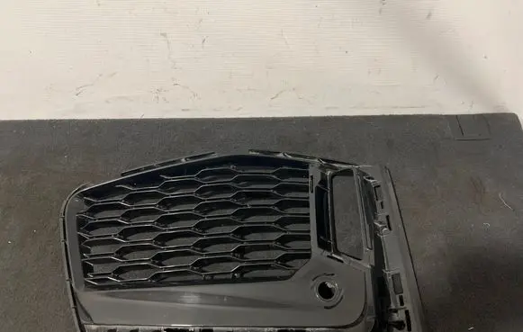BMW 7 G11 G12 Front bumper lower grill 8074002