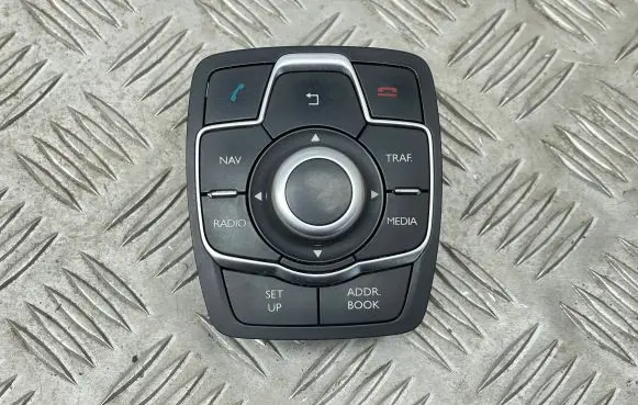 Multifunctional control switch/knob