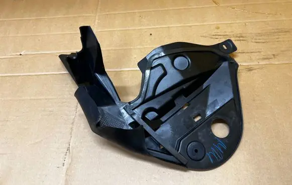 Ford Escape IV Wiper trim LJ6B-S02477-BC LJ6BS02477BC