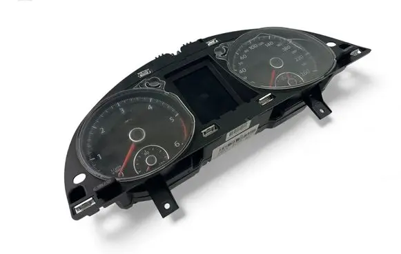 Volkswagen PASSAT B7 Speedometer (instrument cluster) 3AA920870S