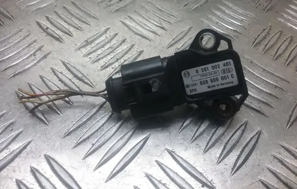 Audi A4 S4 B7 8E 8H Air pressure sensor 0281002401 038906051C