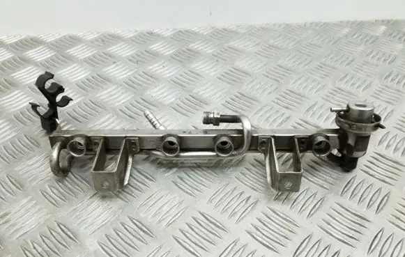 Volkswagen PASSAT B5.5 Fuel main line pipe 06B133313M 06B133317L