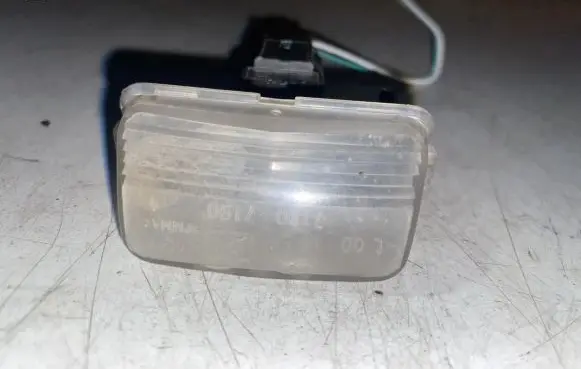 Peugeot 5008 Number plate light E271907190