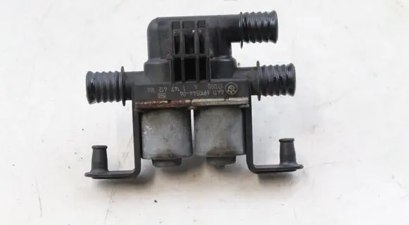 BMW X6 M Coolant heater control valve 6910544 64116910544