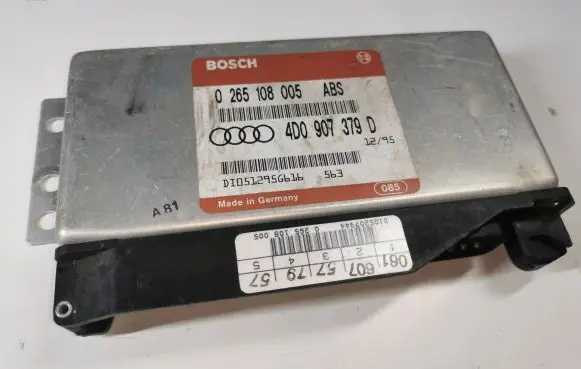 Audi A4 S4 B5 8D Engine control unit/module 4D0907379D 0265108005 51295G616