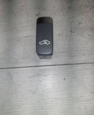 Volvo S40, V40 Alarm switch 30889360