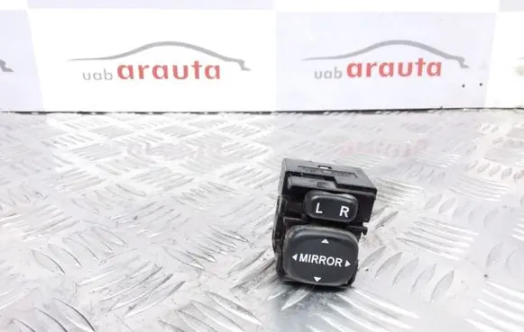 Toyota Corolla E120 E130 Wing mirror switch 183574